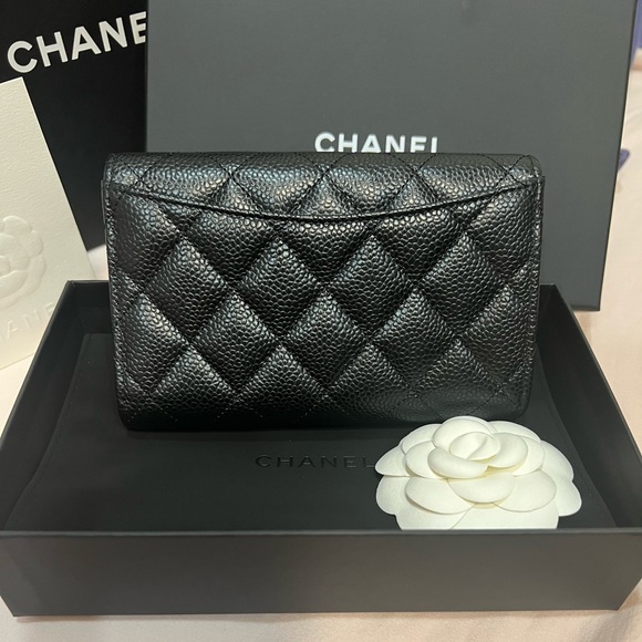 Medium Chanel Wallet - Picture 2 of 4